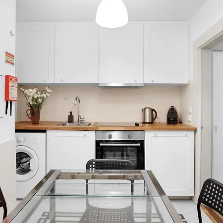 Appartamento 2 Bedroom Apt In Heart Of With Ac